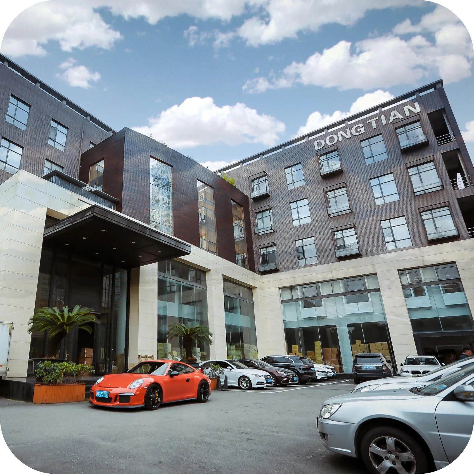 Dongtian eyewear manufacturing campus in Wenzhou